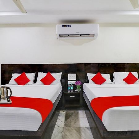 Oyo Dharani Grand Hotel Khammam Esterno foto