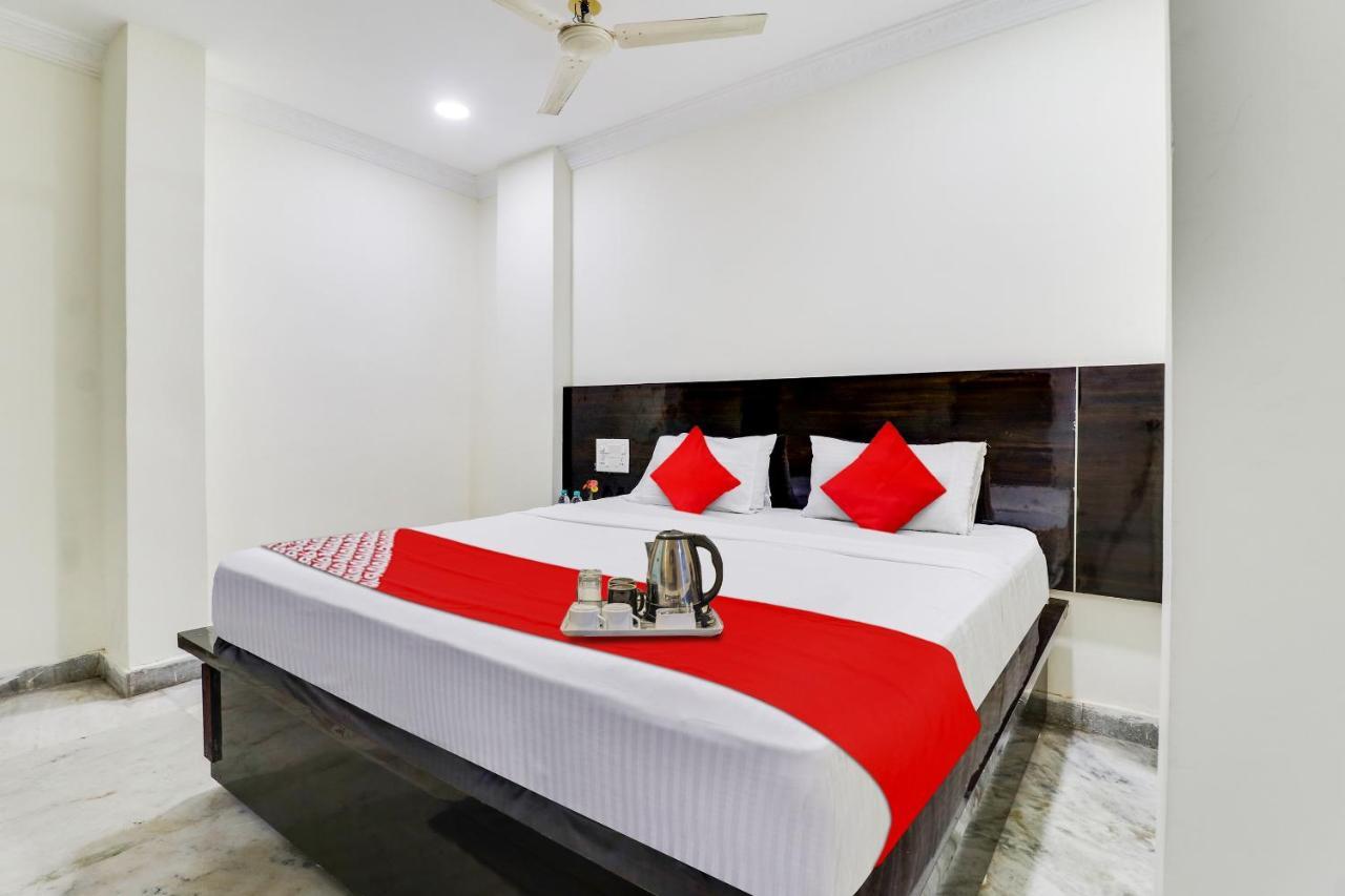 Oyo Dharani Grand Hotel Khammam Esterno foto
