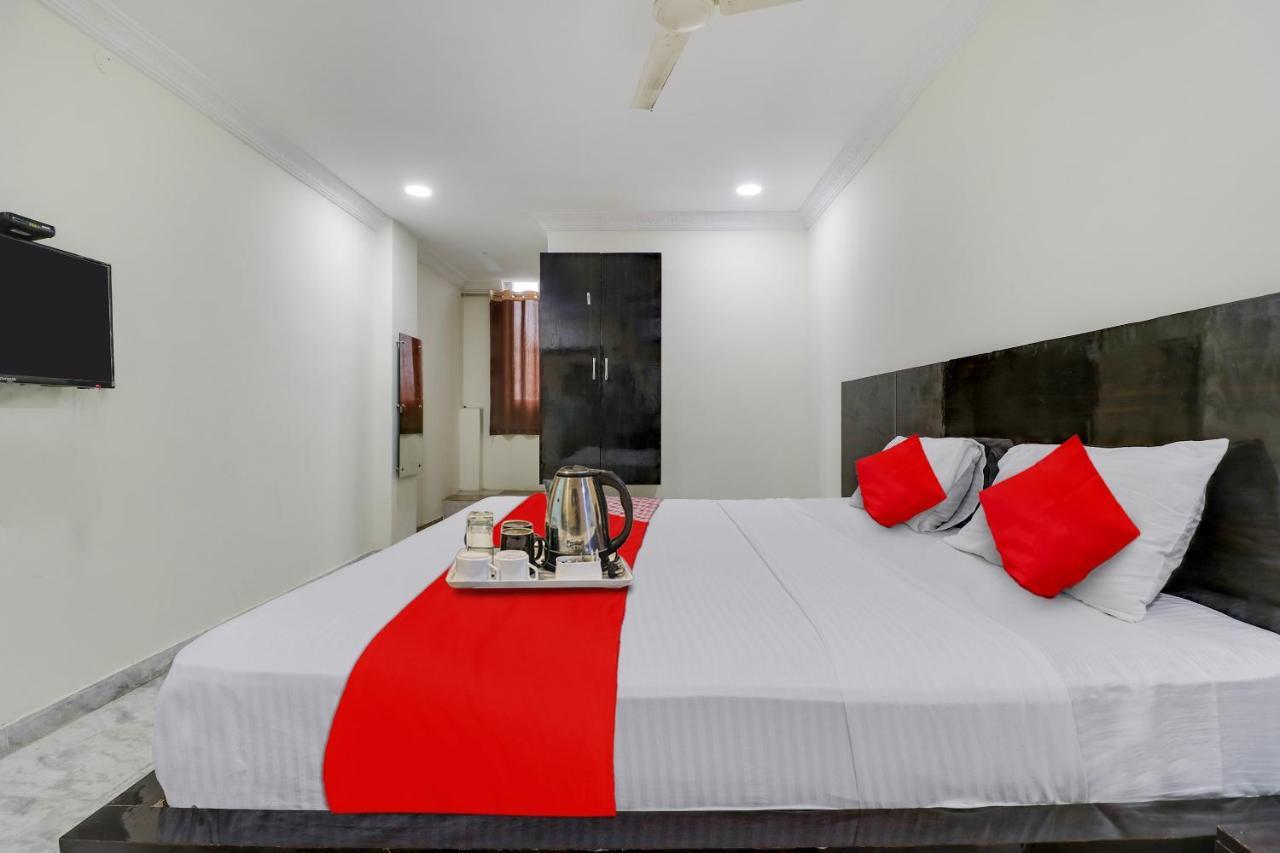 Oyo Dharani Grand Hotel Khammam Esterno foto