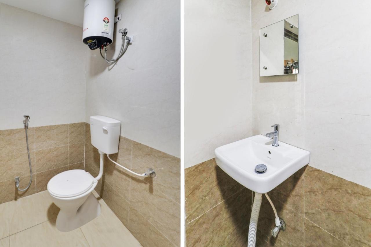 Oyo Dharani Grand Hotel Khammam Esterno foto