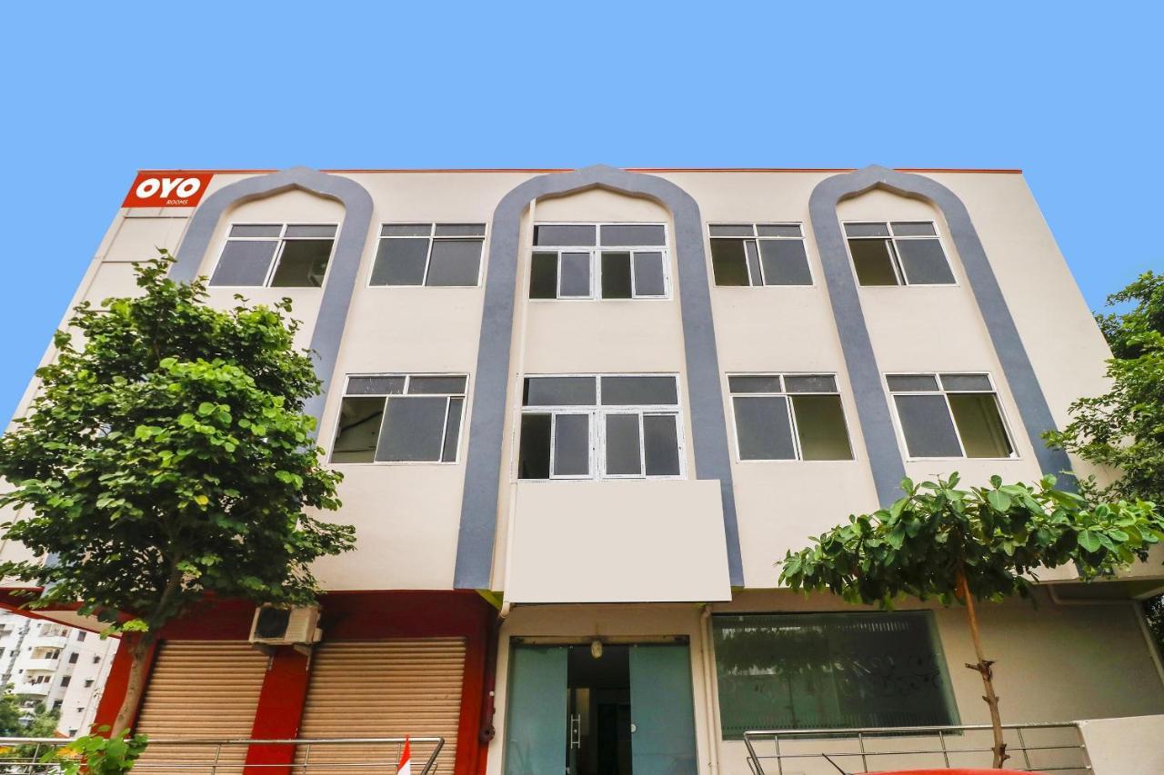Oyo Dharani Grand Hotel Khammam Esterno foto