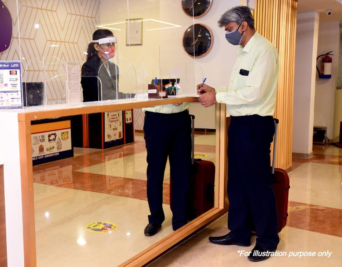 Oyo Dharani Grand Hotel Khammam Esterno foto