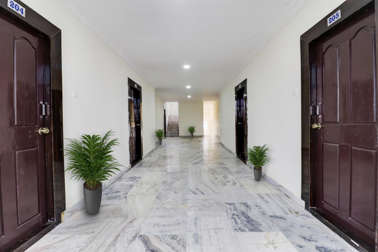 Oyo Dharani Grand Hotel Khammam Esterno foto